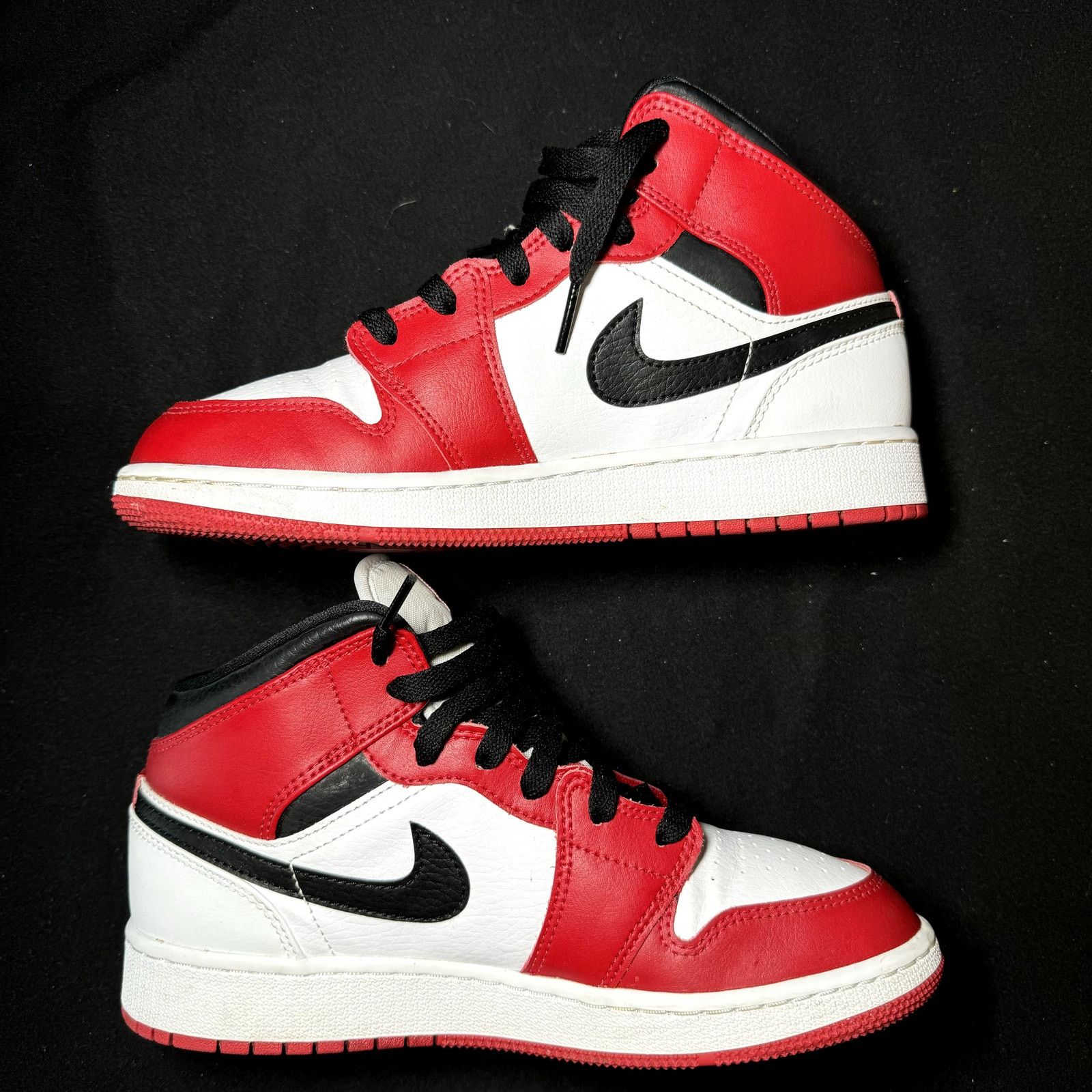 Jordan Brand × Nike Nike Air Jordan 1 Mid GS Chicago Men's Shoes - Size 5.5 Size US 5.5 / EU 38 - 3 Thumbnail