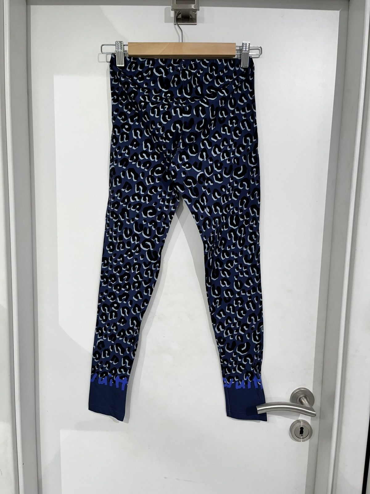 Louis Vuitton Louis Vuitton Leggings Blue Size 25" / US 0 / IT 36 - 2 Thumbnail