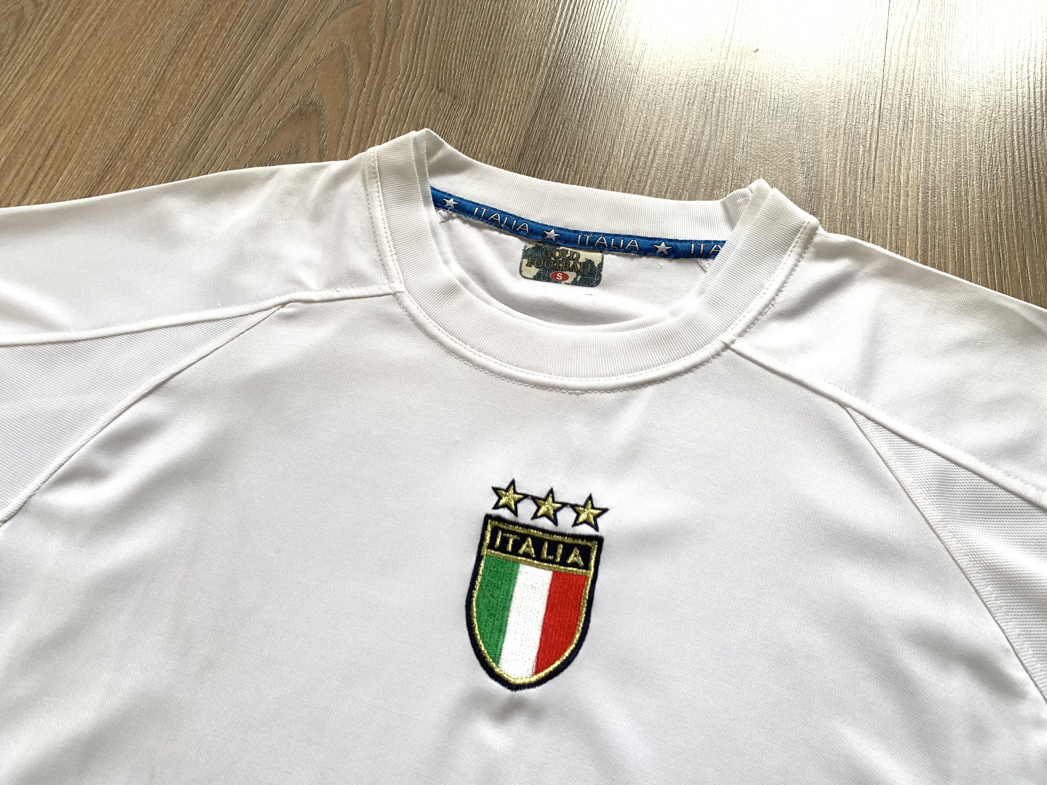 Vintage Rare Italia Gold Football Centr Logo White Vintage Jersey Size US S / EU 44-46 / 1 - 4 Thumbnail