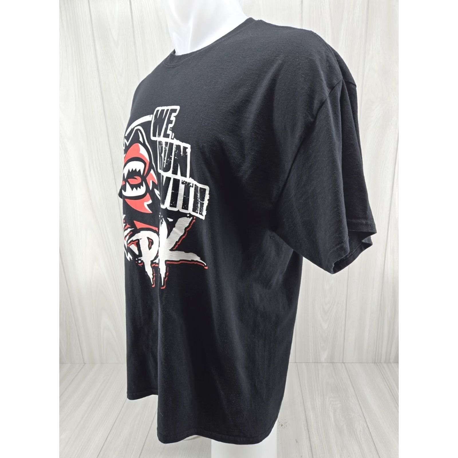 Gildan Huntsville Havoc We Run With The Pack Hockey Shirt Adult XL Black Graphic Print T-Shirt Men Shirt NHL Team Hockey Fans Mens Size US XL / EU 56 / 4 - 4 Thumbnail
