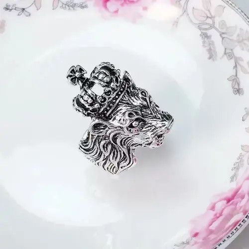 Jewelry × Vintage Skull shield crown ring Size ONE SIZE - 3 Thumbnail