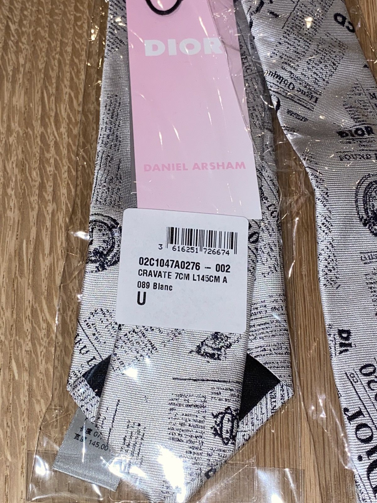 Daniel Arsham × Dior Daniel Arsham x Dior Tie Newspaper Size ONE SIZE - 5 Thumbnail