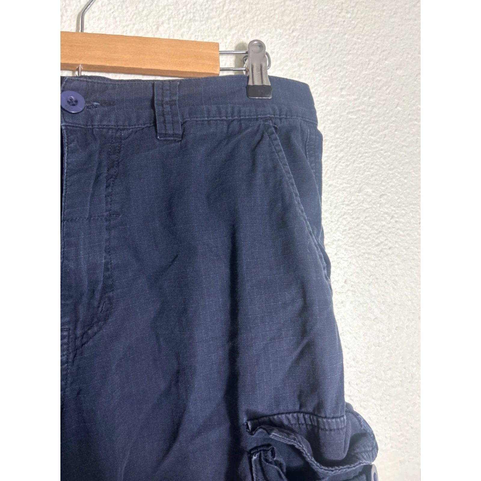 Vintage LRG Cargo Shorts Men’s Navy Blue 32x11 Regular Fit 32 Mens Cargo Shorts Blue 90s? Size US 32 / EU 48 - 4 Thumbnail