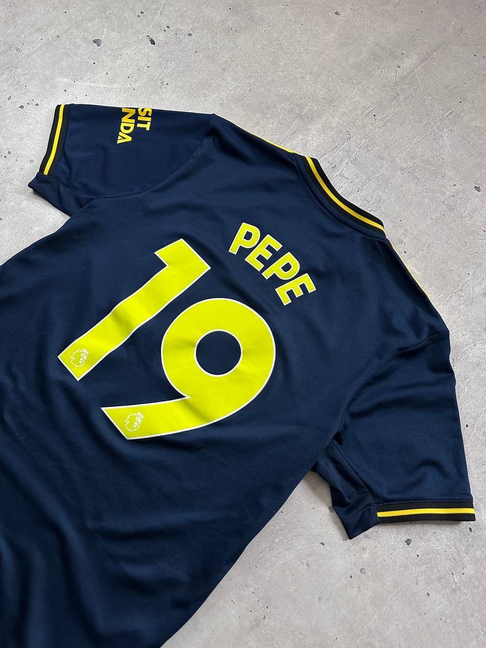 Adidas Adidas FC Arsenal 2018-2019 Pepe Football Jersey Soccer Size US M / EU 48-50 / 2 - 2 Thumbnail