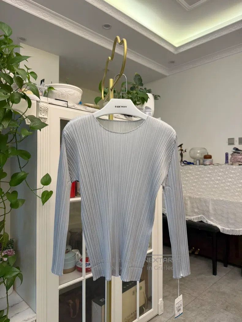 Issey Miyake Issey Miyake Light Gray Crew Neck Base Layer Top Size L / US 10 / IT 46 - 2 Thumbnail