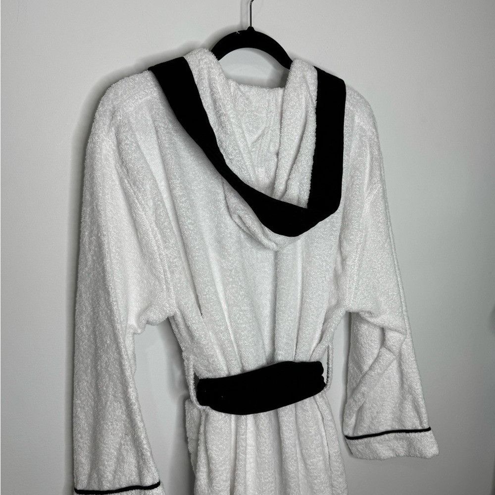 Dolce & Gabbana Dolce & Gabbana Logo Embroidered Bathrobe White Black Men’s Size US M / EU 48-50 / 2 - 6 Thumbnail