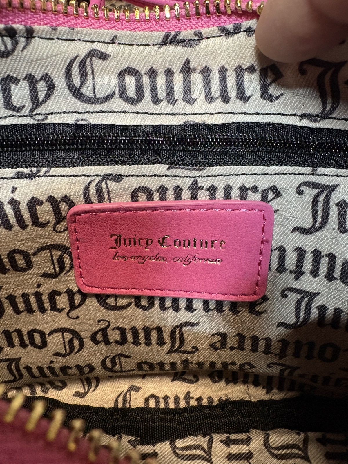 Juicy Couture Vintage Y2K Juicy Couture Hot Pink Heart Stitch Shoulder Bag Size ONE SIZE - 7 Thumbnail