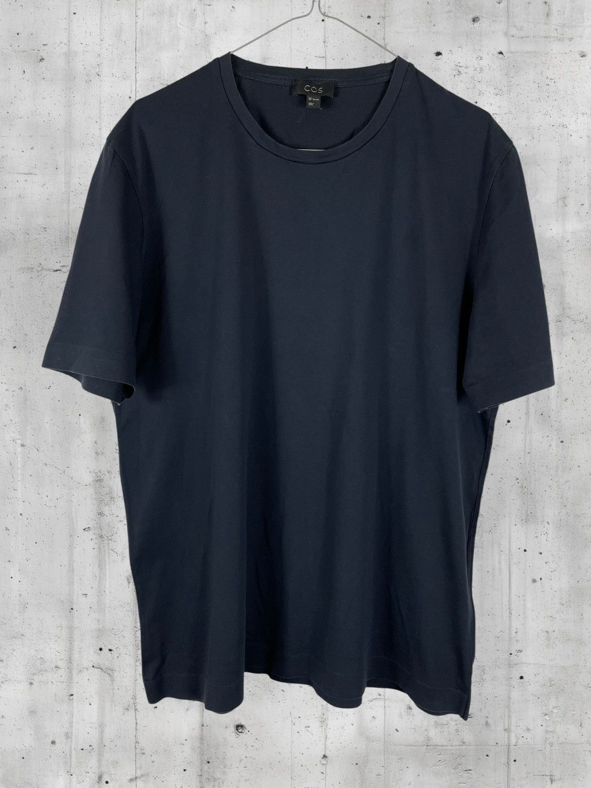Cos COS Essential Navy Blue Regular Fit T-Shirt Size US L / EU 52-54 / 3 - 1 Thumbnail