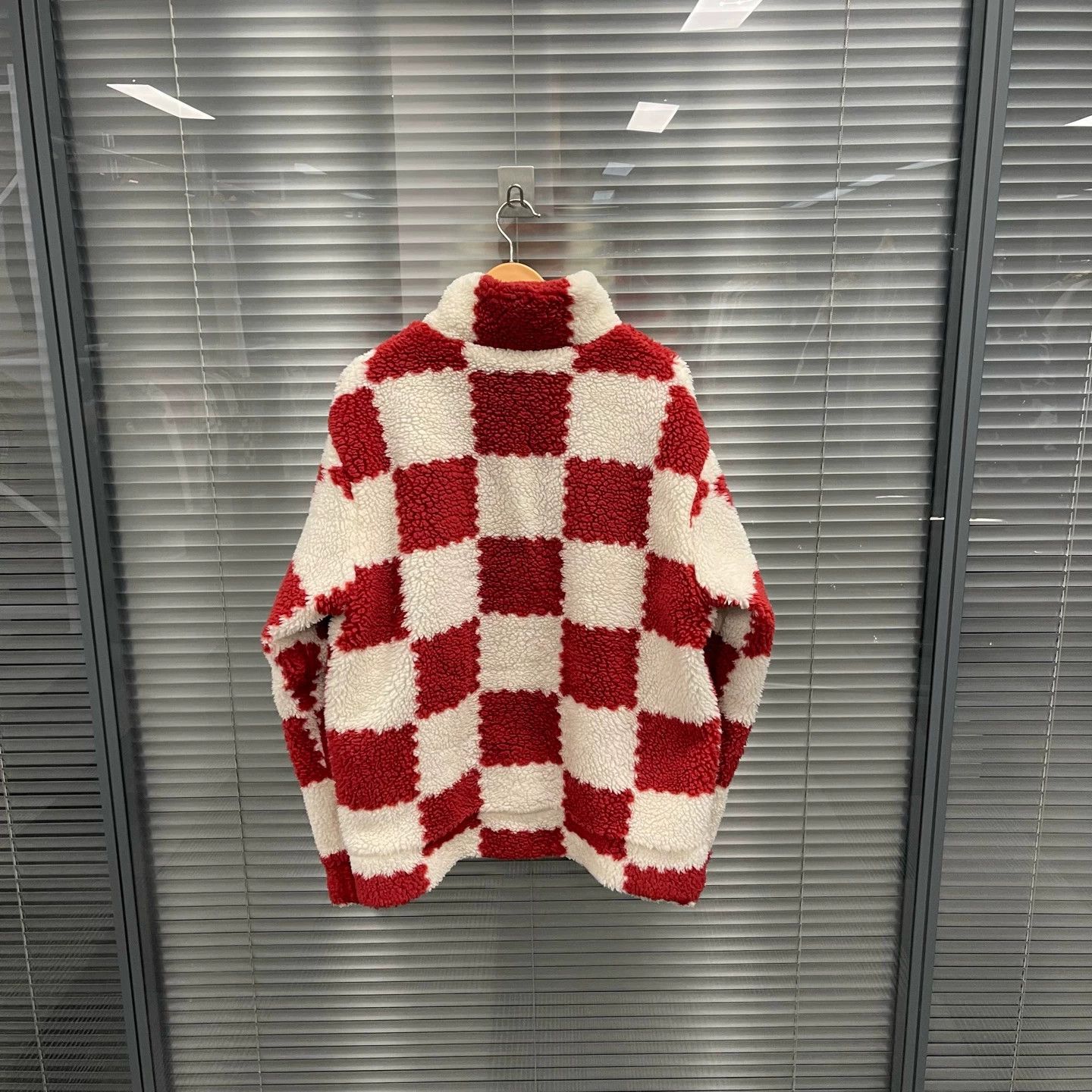 Louis Vuitton LV #10742 Red Monogram Fleece Jacket XL 99 New Size US XL / EU 56 / 4 - 2 Thumbnail