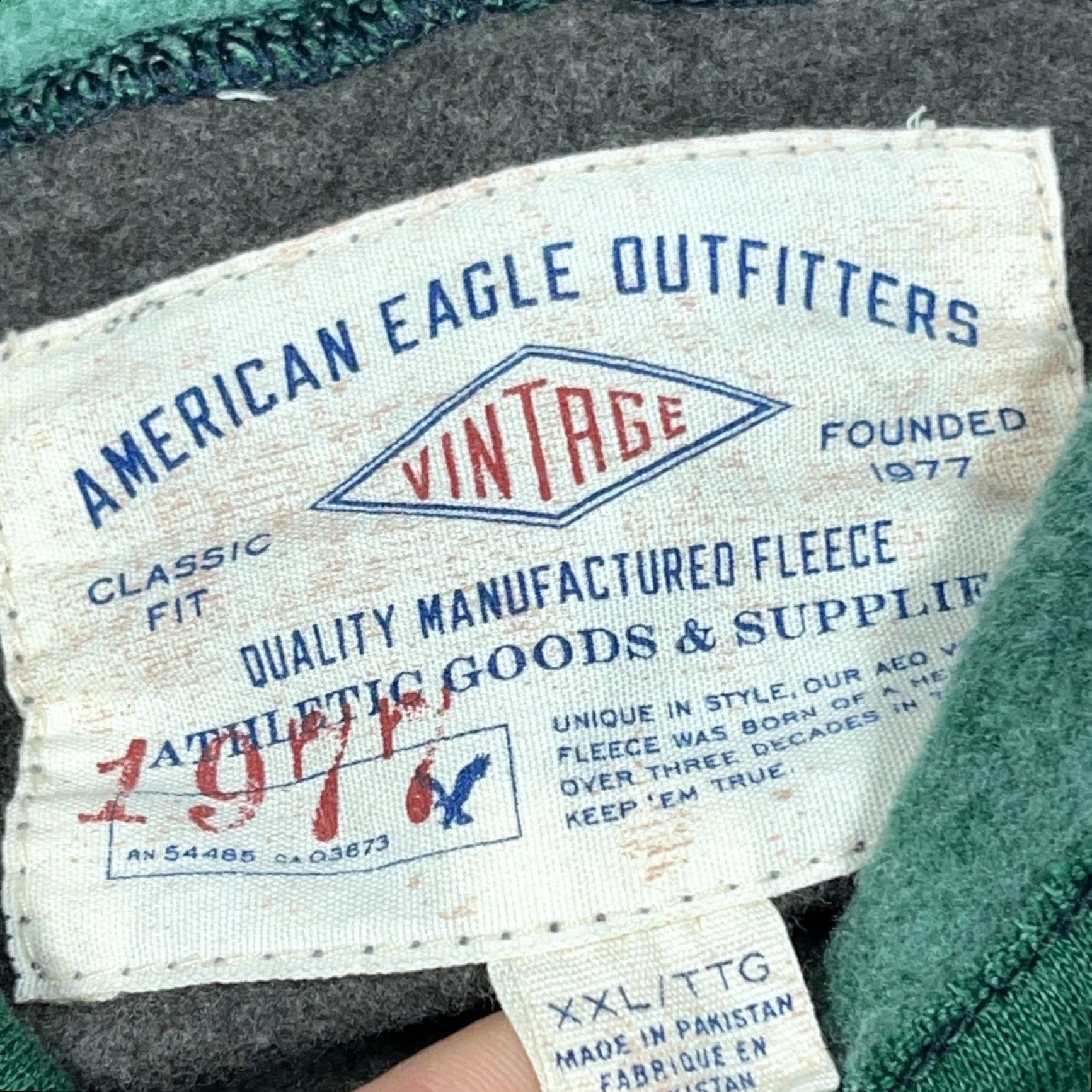 American Eagle Outfitters VINTAGE American Eagle Outfitters Hoodie Mens 2XL Green Gray Raglan Bird Logo Embroidered Hooded Sweatshirt Pullover Contemporary Casual Size US XXL / EU 58 / 5 - 6 Thumbnail