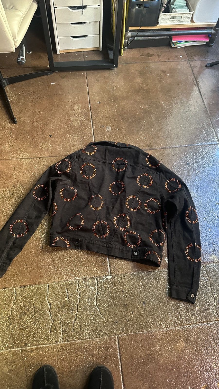 Vlone VLONE Rhinestone “LIVE VLONE DIE VLONE” Denim Jacket Size US XL / EU 56 / 4 - 2 Thumbnail