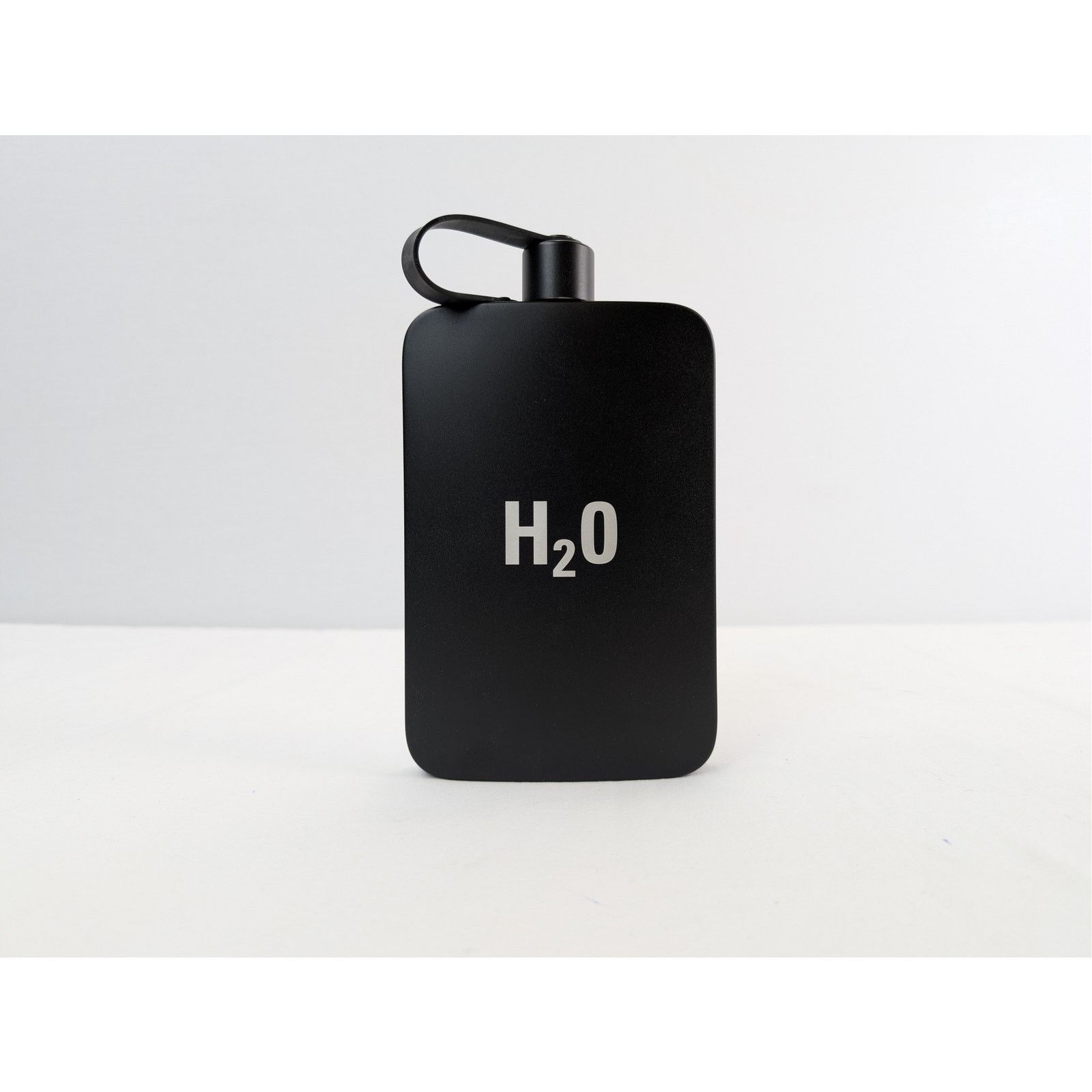 Balenciaga o1rshd1 Q:4 / Size: OS / H2O Water Bottle in Black Size ONE SIZE - 2 Thumbnail