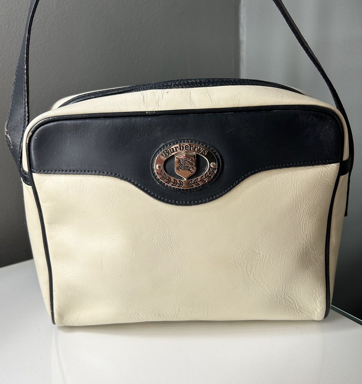 Burberry Vintage Burberry Leather Crossbody w Nova Check Interior Size ONE SIZE - 2 Thumbnail