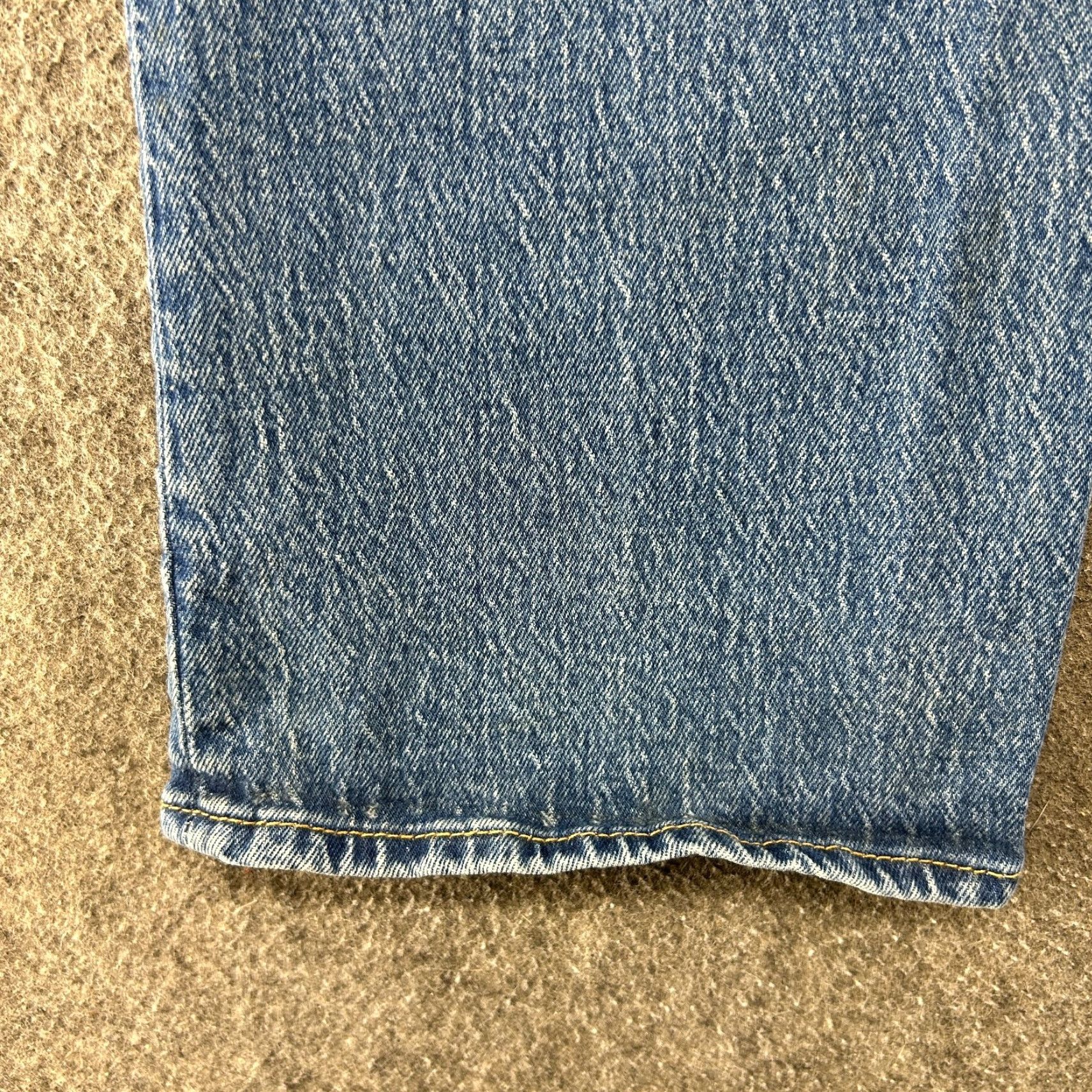 Levi's VINTAGE Levi's 501 Jeans Mens 36x32 Blue Regular Fit Distressed Straight Jeans Regular Mens Blue Distressed Pockets 500 Series Levi's 501 Size US 36 / EU 52 - 6 Thumbnail