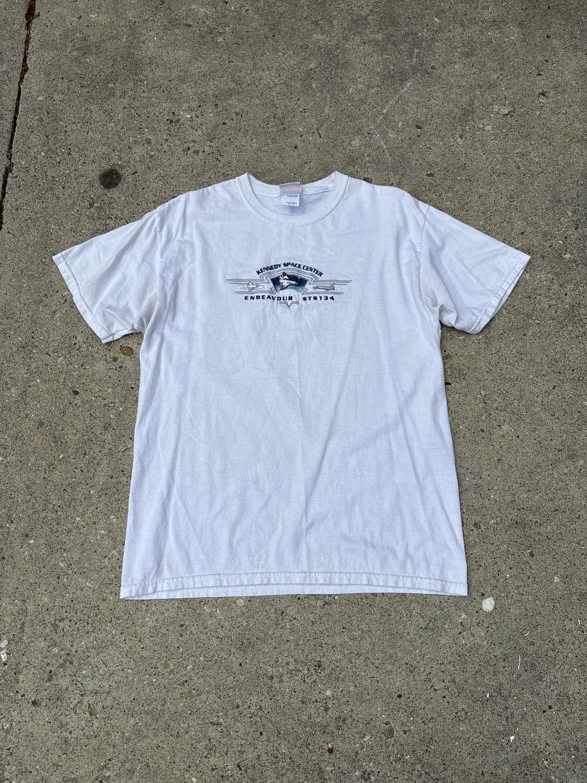 Hanes × Vintage vintage embroidered tee Size US L / EU 52-54 / 3 - 1 Thumbnail