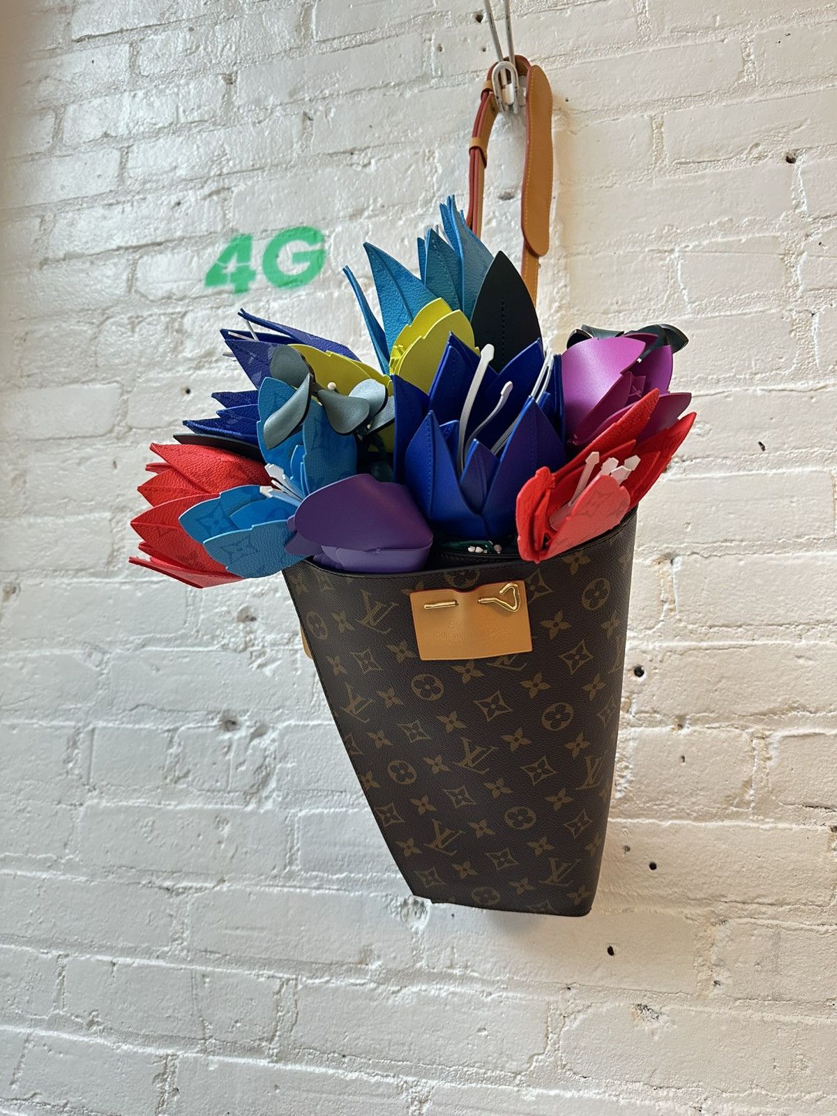 Louis Vuitton LOUIS VUITTON ALL LEATHER BOUQUT BAG Size ONE SIZE - 1 Thumbnail
