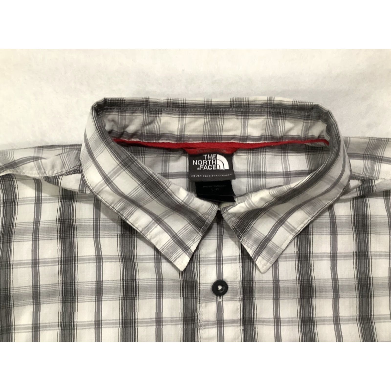 The North Face VINTAGE The North Face Shirt Plaid Short Sleeve Pocket Mens L Gray White Button-Down Collared Size US L / EU 52-54 / 3 - 4 Thumbnail