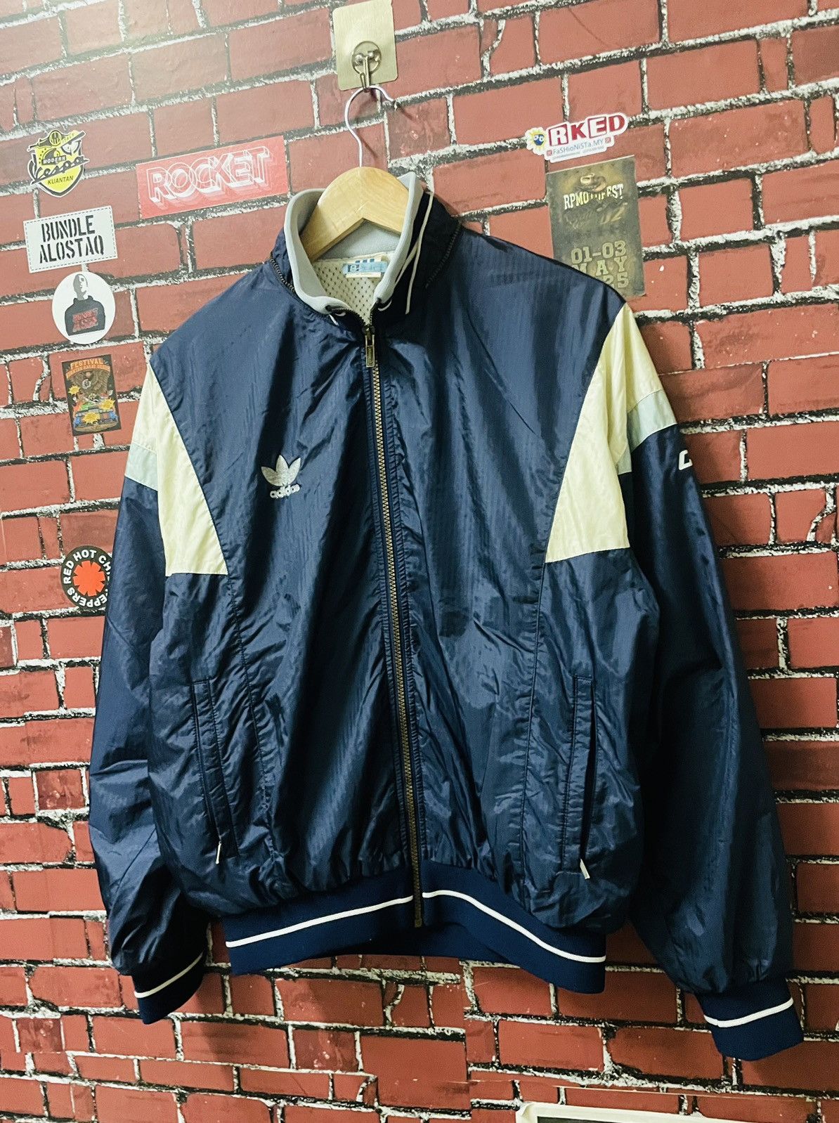 Adidas VINTAGE ADIDAS WINDBREAKER JACKET 80/90s Size US L / EU 52-54 / 3 - 2 Thumbnail