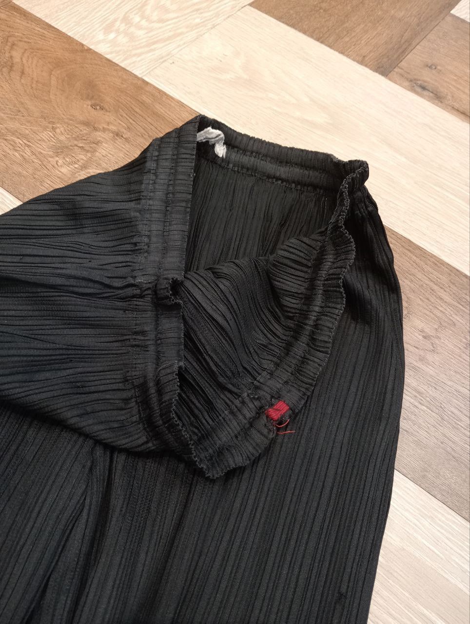 Pleats Please Issey Miyake PLEATS PLEASE ISSEY MIYAKE PLEATED PANTS - BLACK Size 25" / US 0 / IT 36 - 6 Thumbnail