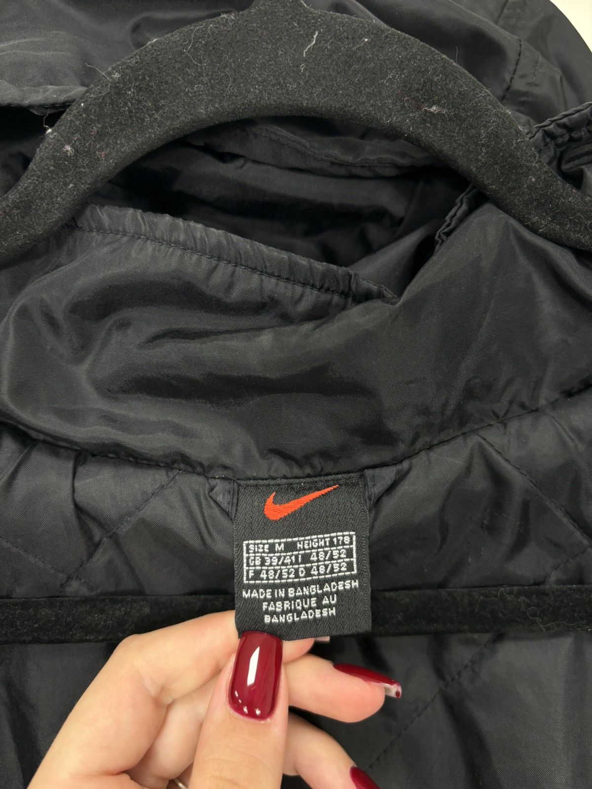 Nike Vintage Nike Y2K Big Logo 90s Swoosh Black Hooded Jacket Size US M / EU 48-50 / 2 - 14 Thumbnail