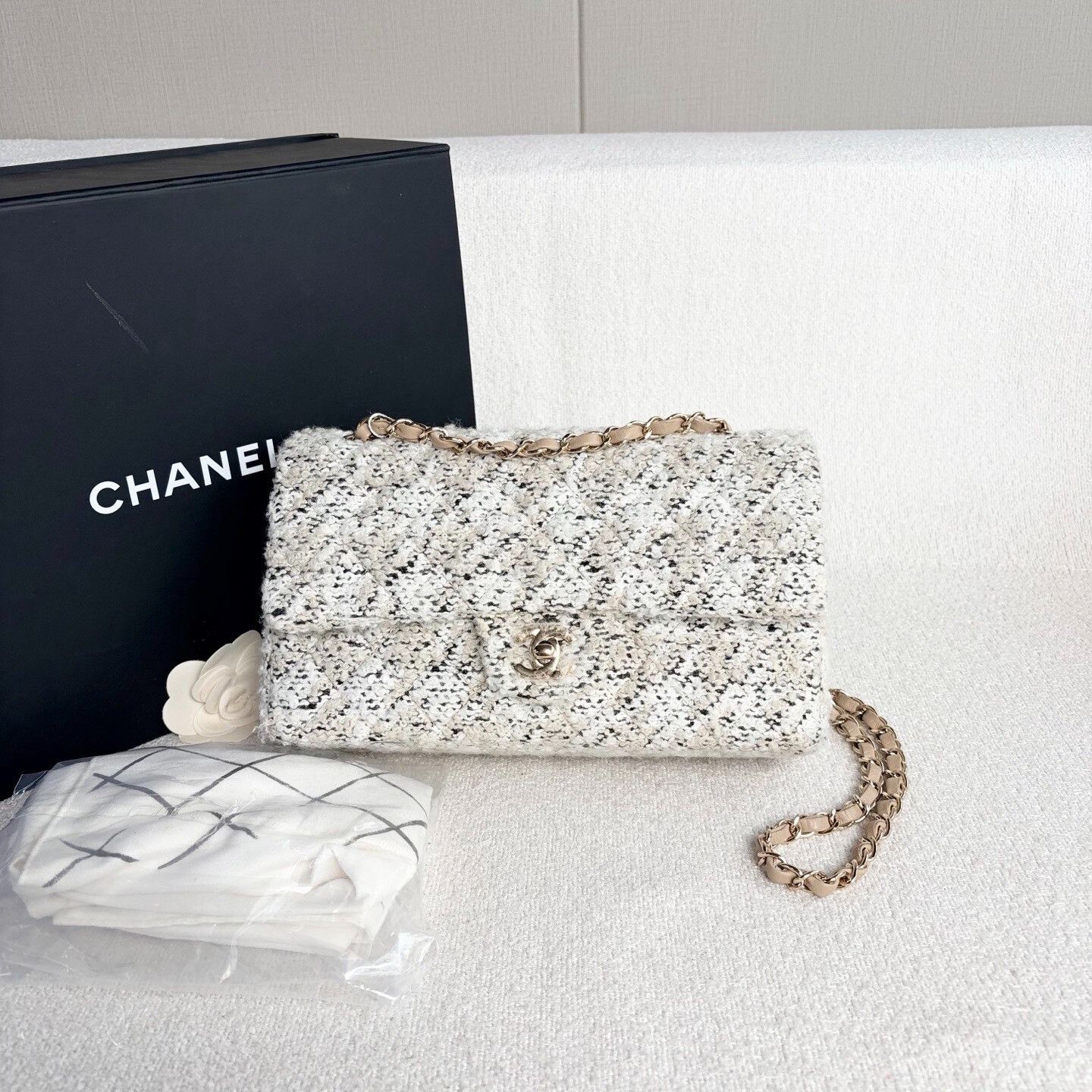 Chanel Pre-loved Bag Very good condition Size ONE SIZE - 1 Thumbnail