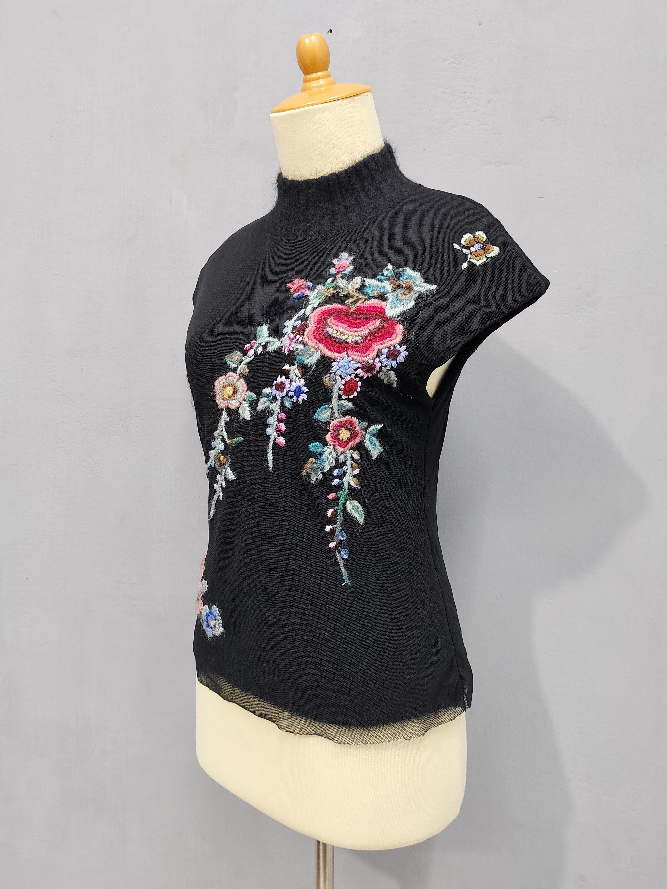 Vivienne Tam 2000s Vivienne Tam💥 Knitted Mesh Layer Embroidered Top Size S / US 4 / IT 40 - 3 Thumbnail
