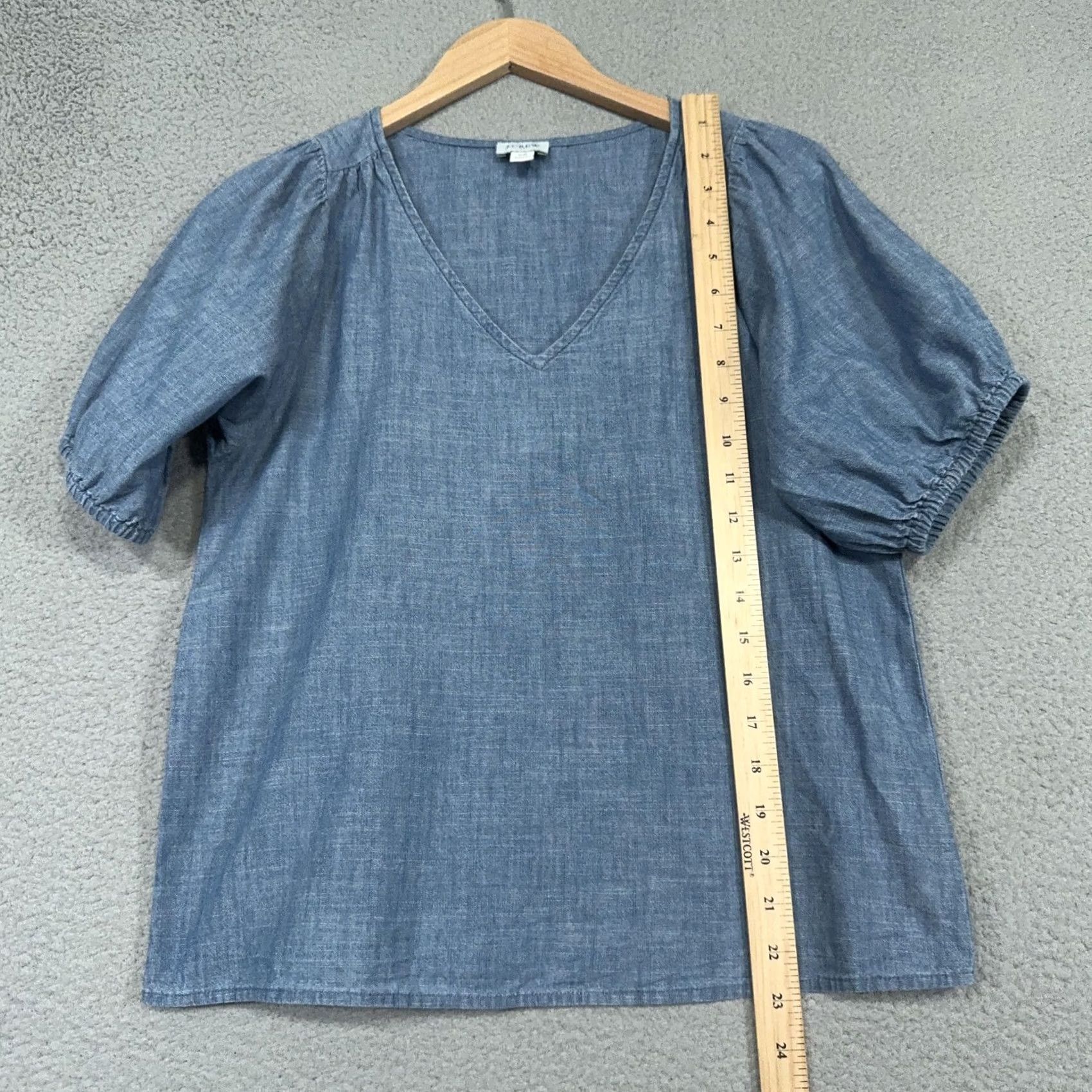 J.Crew J.CREW Chambray Top Womens XS Blue Puff Sleeve V-Neck Shirt Size XS / US 0-2 / IT 36-38 - 7 Thumbnail