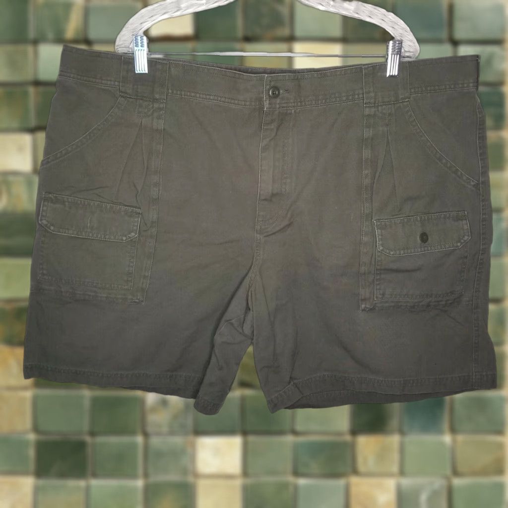 Vintage VINTAGE? No. Cabela's Green 7 Pocket Cargo Shorts Hiking Size 46 Mens Regular Cargo Shorts Green 7-pocket Hiking Men 46 Size US 30 / EU 46 - 1 Thumbnail
