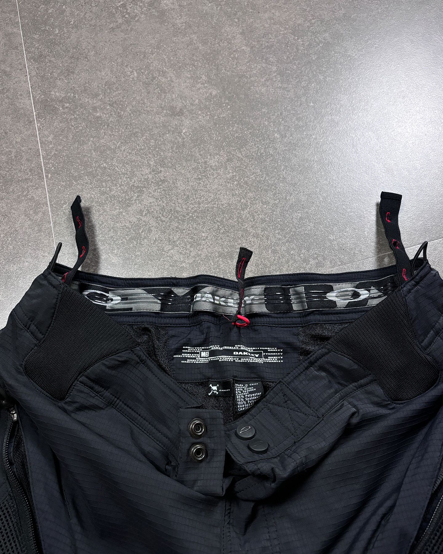 Oakley Oakley MTB Cargo Shorts Technical Black Size US 34 / EU 50 - 8 Thumbnail