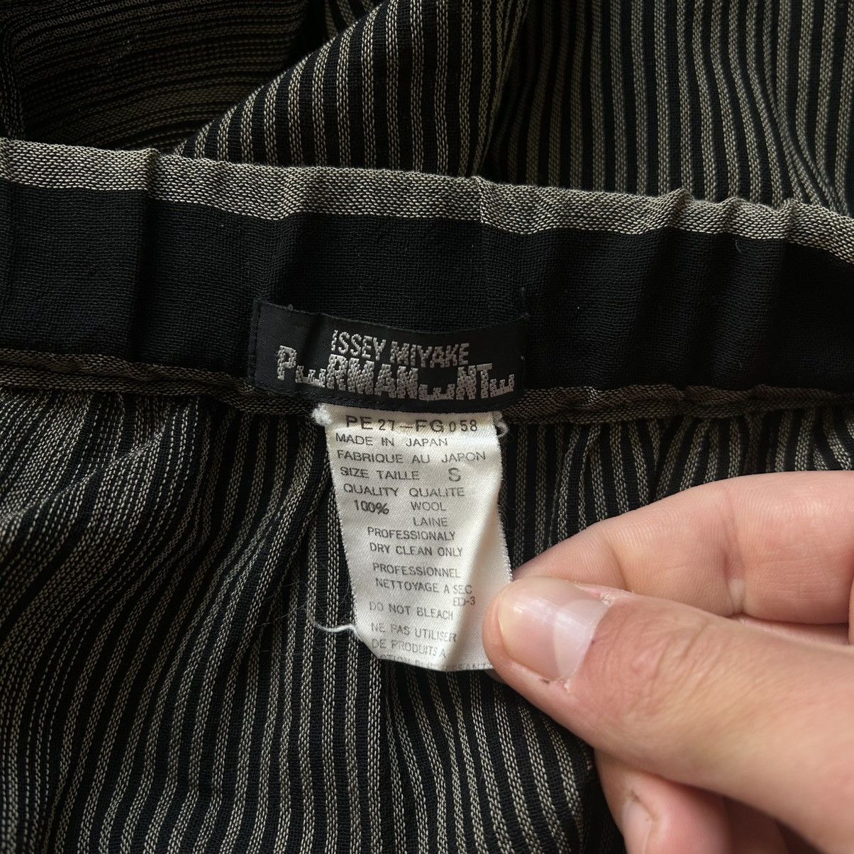 Issey Miyake Archive 1980’s Issey Miyake Permanente Striped Wool Skirt Size 25" / US 0 / IT 36 - 17 Thumbnail