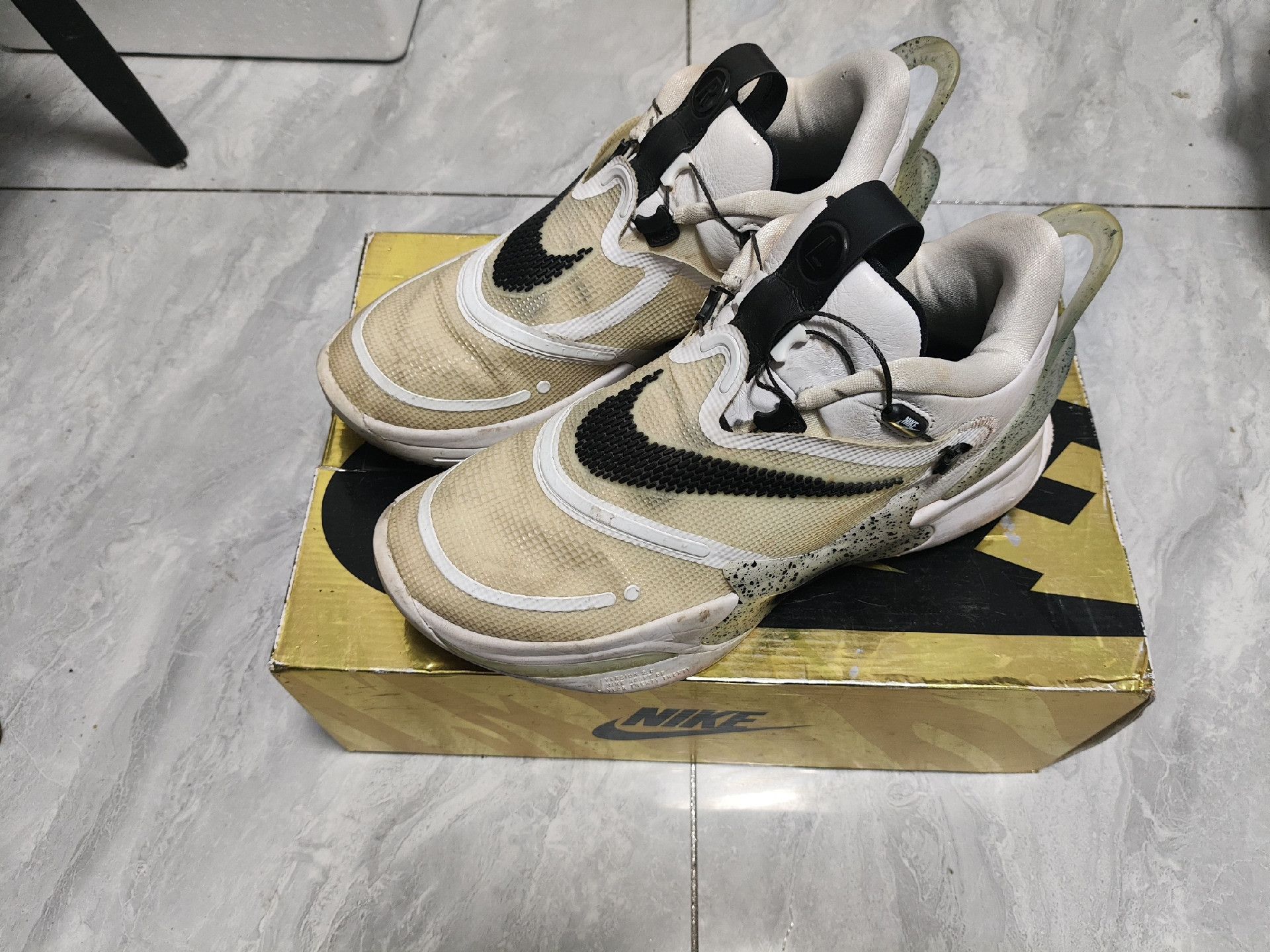Nike Nike Black Lowtop Sneakers 8 Men Size US 8 / EU 41 - 1 Thumbnail