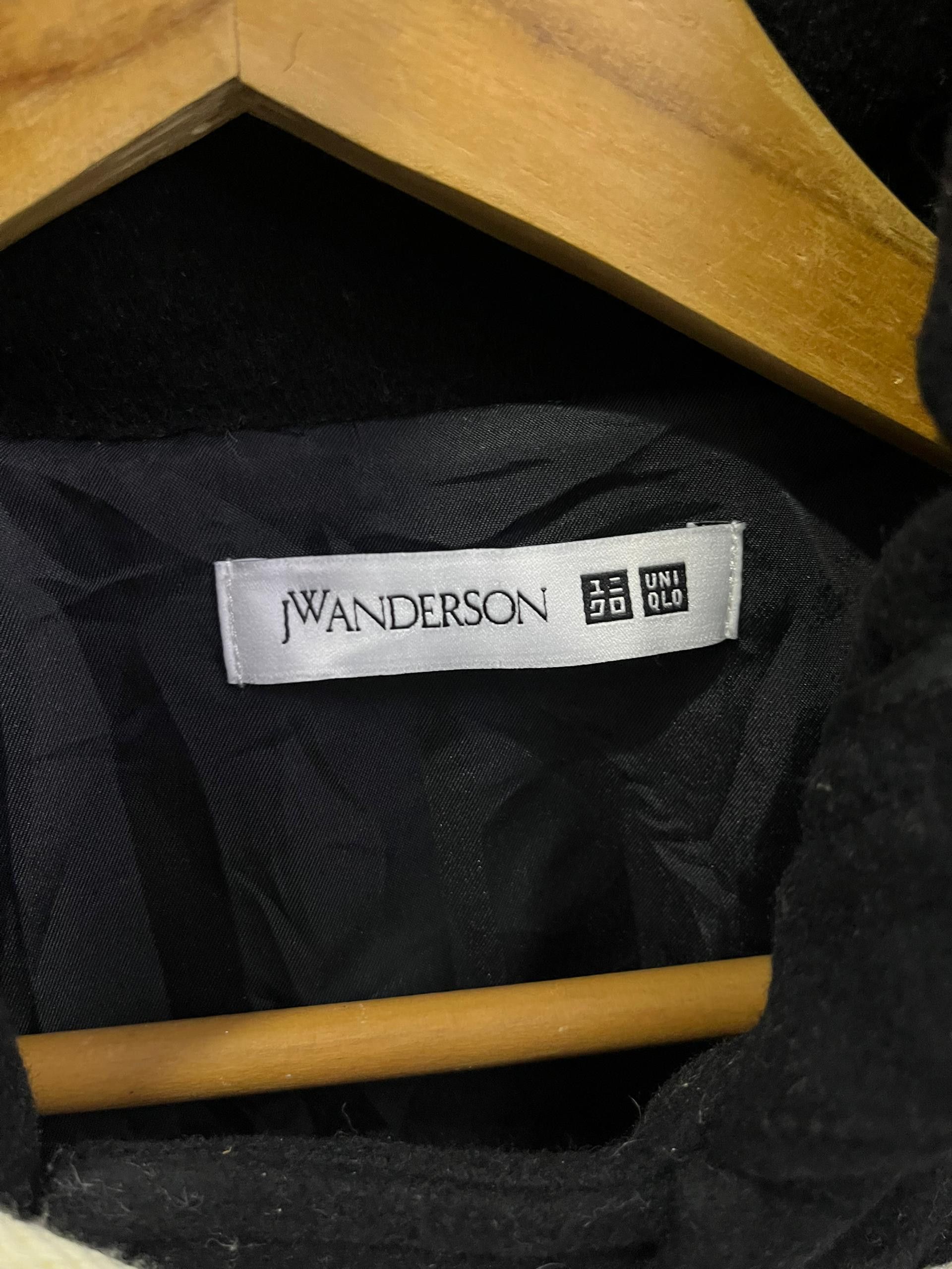 JW Anderson × Uniqlo JW Anderson x Uniqlo Cropped Duffle Jacket Size S / US 4 / IT 40 - 6 Thumbnail