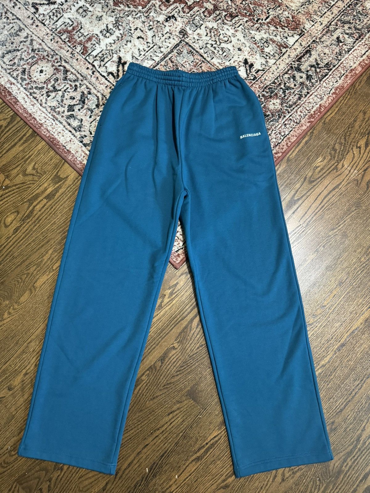 Balenciaga Balenciaga Embroidered Logo Sweatpants Size US 30 / EU 46 - 1 Thumbnail