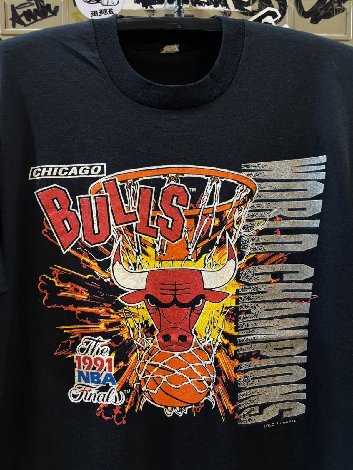 Vintage Vintage Chicago Bulls 1991’s Size US XL / EU 56 / 4 - 2 Thumbnail