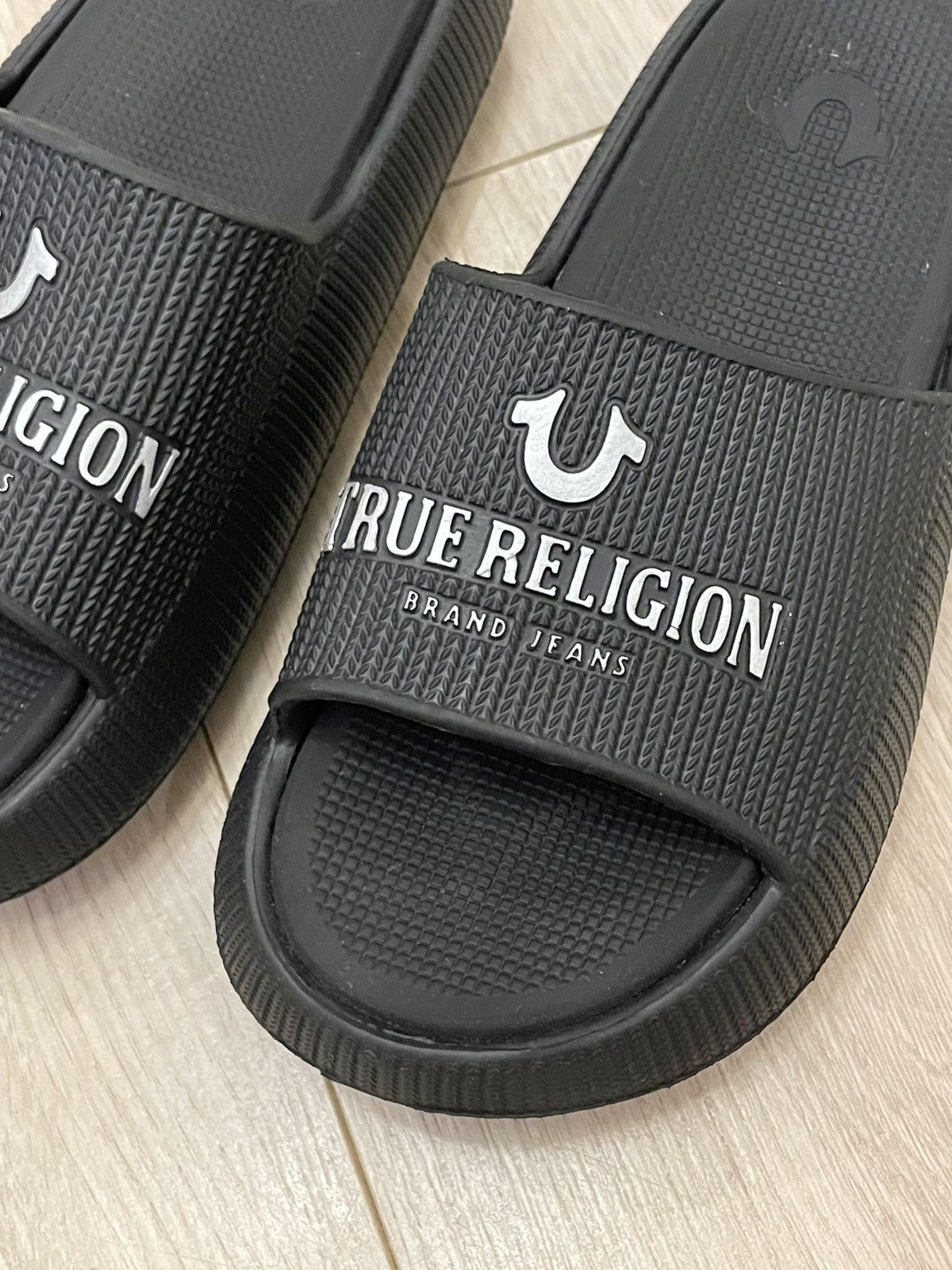 True Religion True Religion Black Slippers Size US 6 / IT 36 - 2 Thumbnail