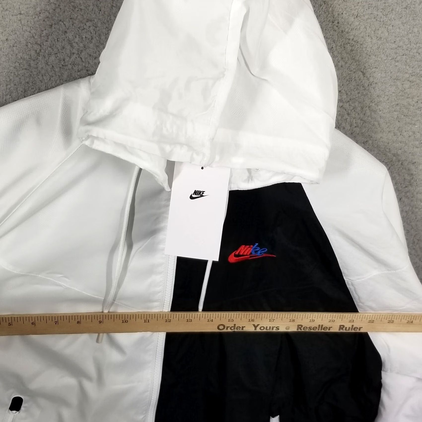 Nike Nike Sportswear Windrunner Jacket Men Medium Black/White DD4849-010 Size US M / EU 48-50 / 2 - 6 Thumbnail