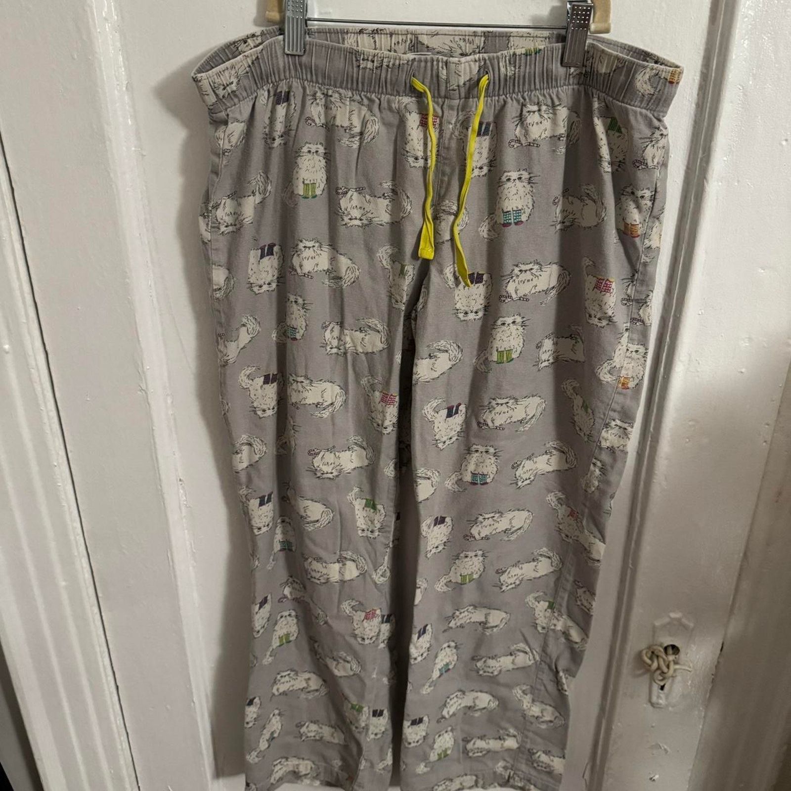 Old Navy Grumpy White Cats Kitties Kitty Meow Print Pajama Pants XL Size ONE SIZE - 4 Thumbnail