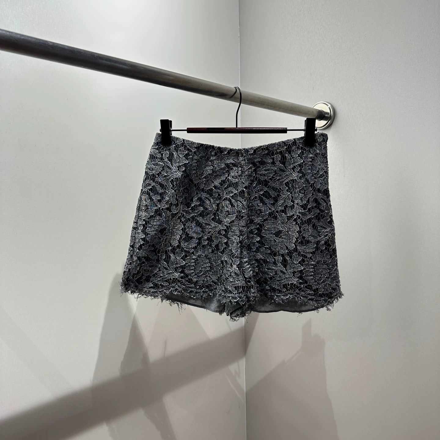 Valentino Valentino apr435 Floral Lace Shorts 38 Size 26" / US 2 / IT 38 - 1 Thumbnail