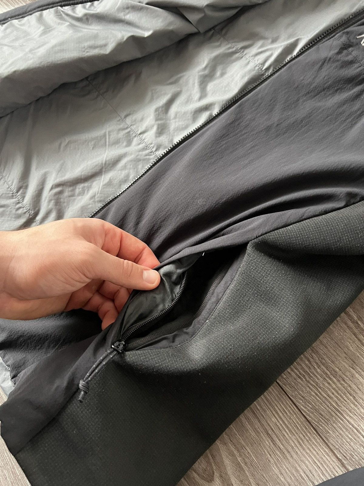 Arc'teryx ‼️Vintage Arcteryx Atom LT Reflection Logo Gorpcore Jacket‼️ Size L / US 10 / IT 46 - 15 Thumbnail