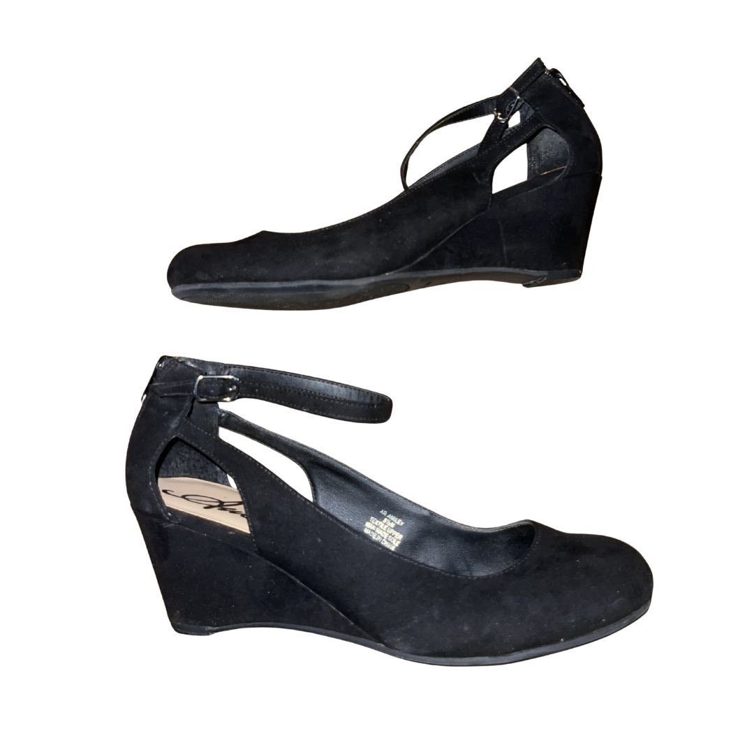American Rag Amiley Cut Out Wedges Closed Toe Ankle Strap 8.5 Faux Suede Size US 8.5 / IT 38.5 - 1 Thumbnail
