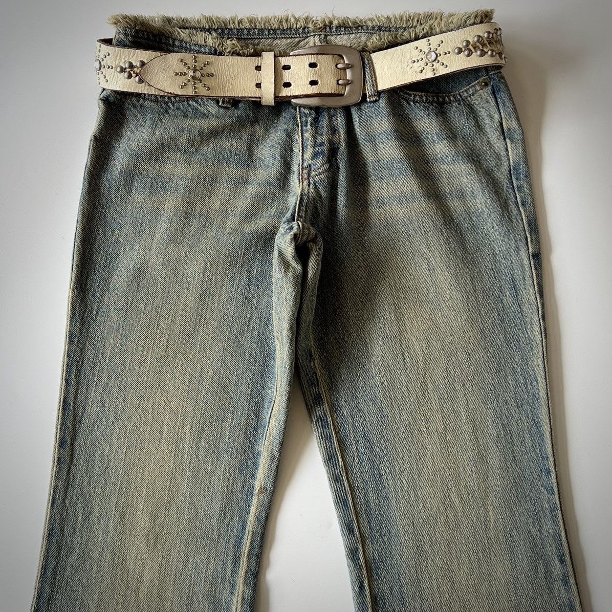 GOA GOA Low-Rise Frayed Hem Bell Bottom Jeans 2000s Size 29" - 2 Thumbnail