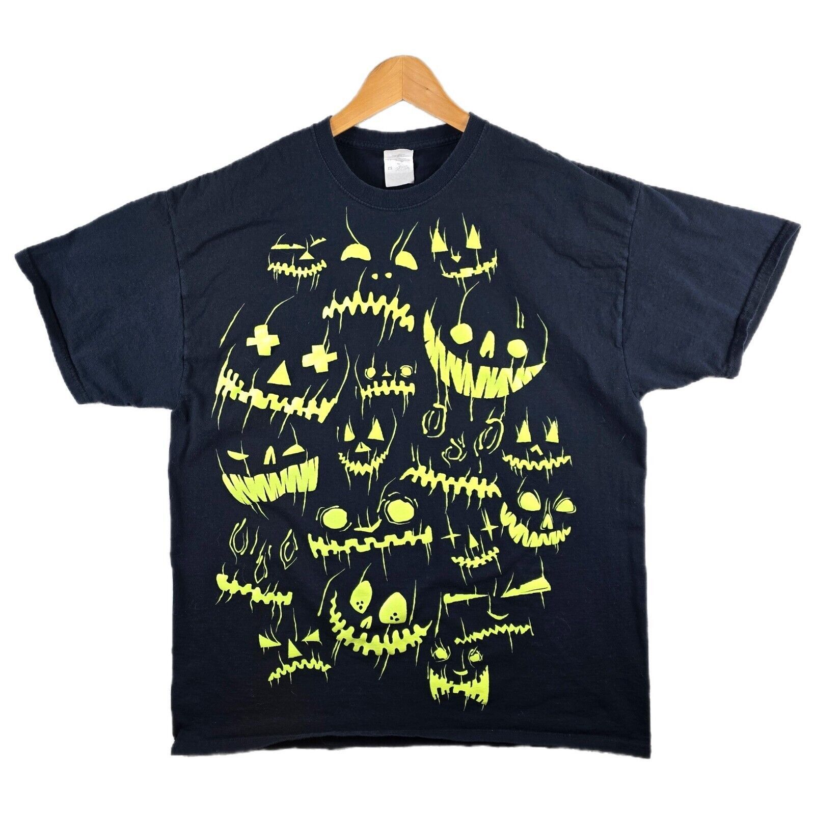 Fruit Of The Loom Vintage Jack O Lantern Black T Shirt Size XL Halloween Size US XL / EU 56 / 4 - 1 Thumbnail