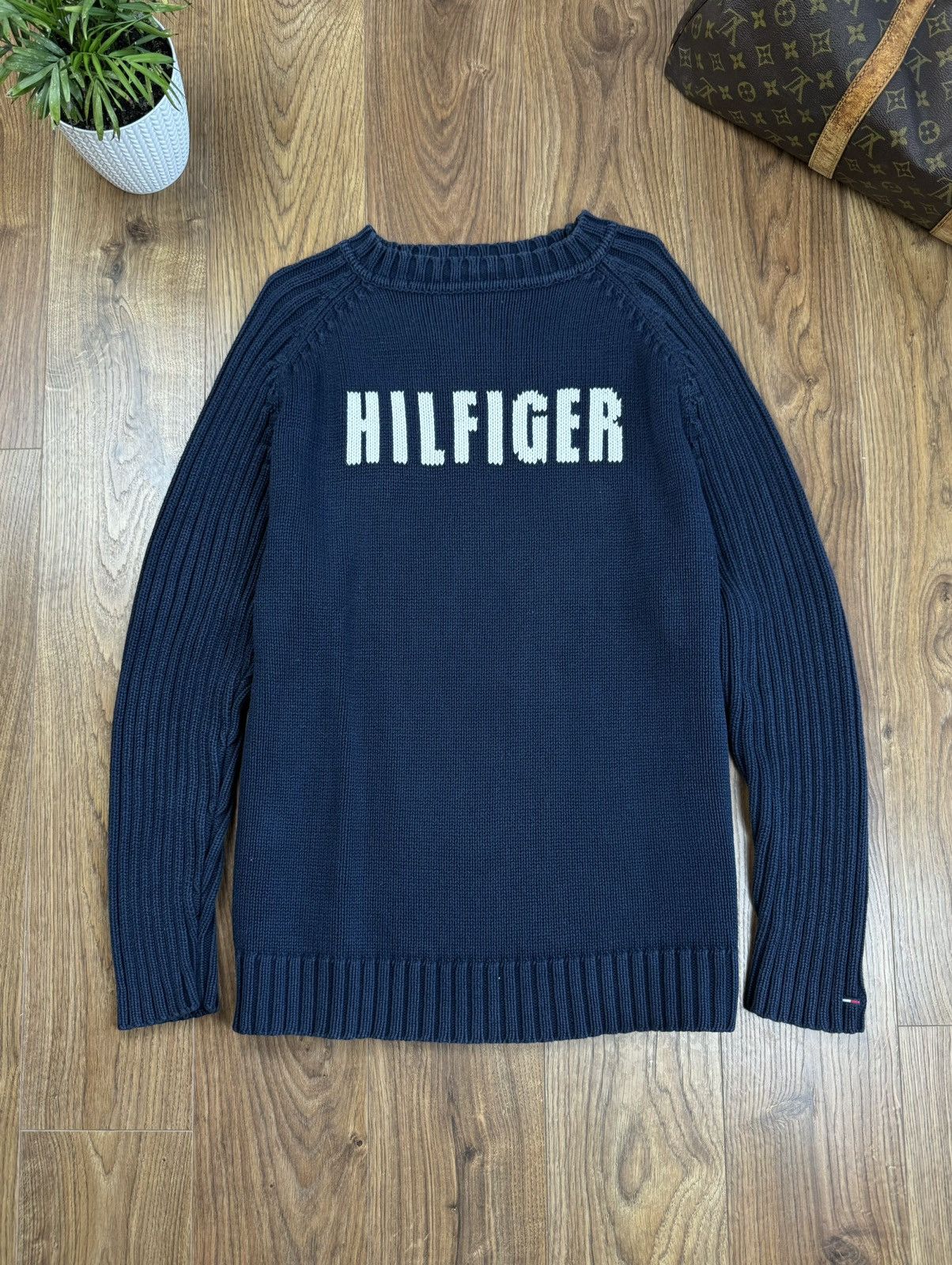 Tommy Hilfiger Sweater Tommy Hilfiger 00s original streetwear casual item Size US L / EU 52-54 / 3 - 1 Thumbnail