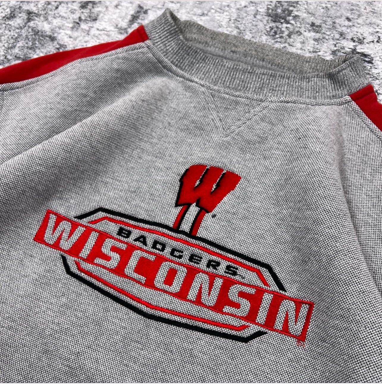 Puma × Vintage Vintage Wisconsin Badgers Waffle Knit Crewneck Sweatshirt Size US XL / EU 56 / 4 - 2 Thumbnail