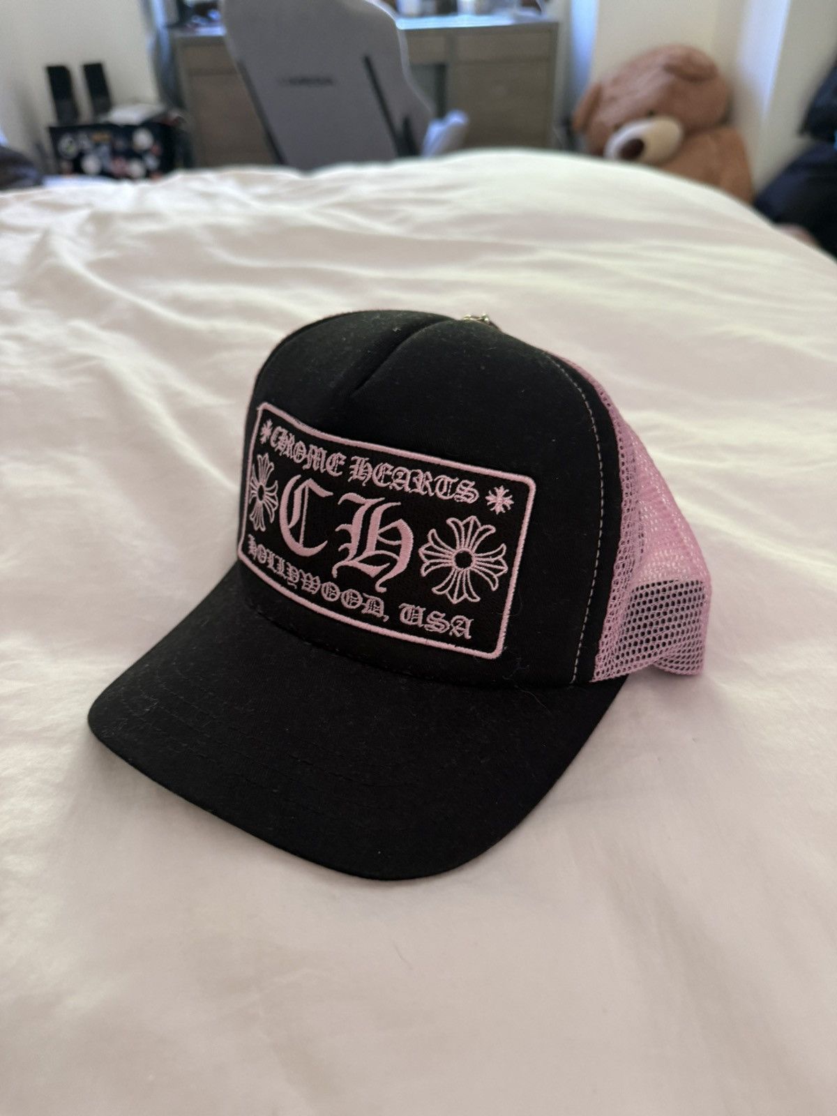 Chrome Hearts Pink Chrome Hearts Trucker Hat Size ONE SIZE - 1 Thumbnail