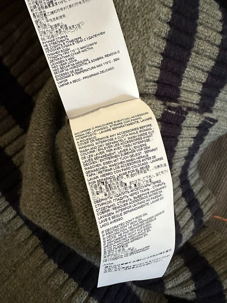 Maison Margiela Maison Margiela V-neck wool sweater Size US S / EU 44-46 / 1 - 5 Thumbnail