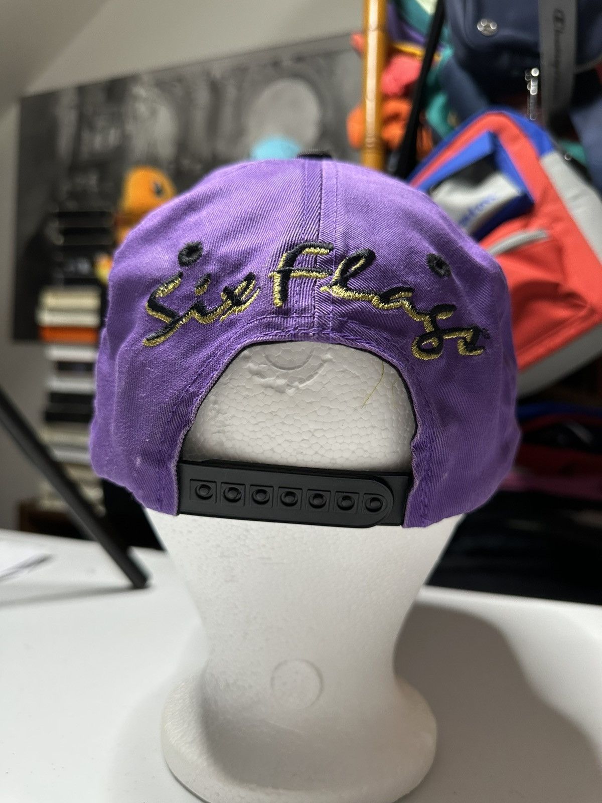 Vintage Vintage Daffy Duck Six Flags purple SnapBack Size ONE SIZE - 4 Thumbnail
