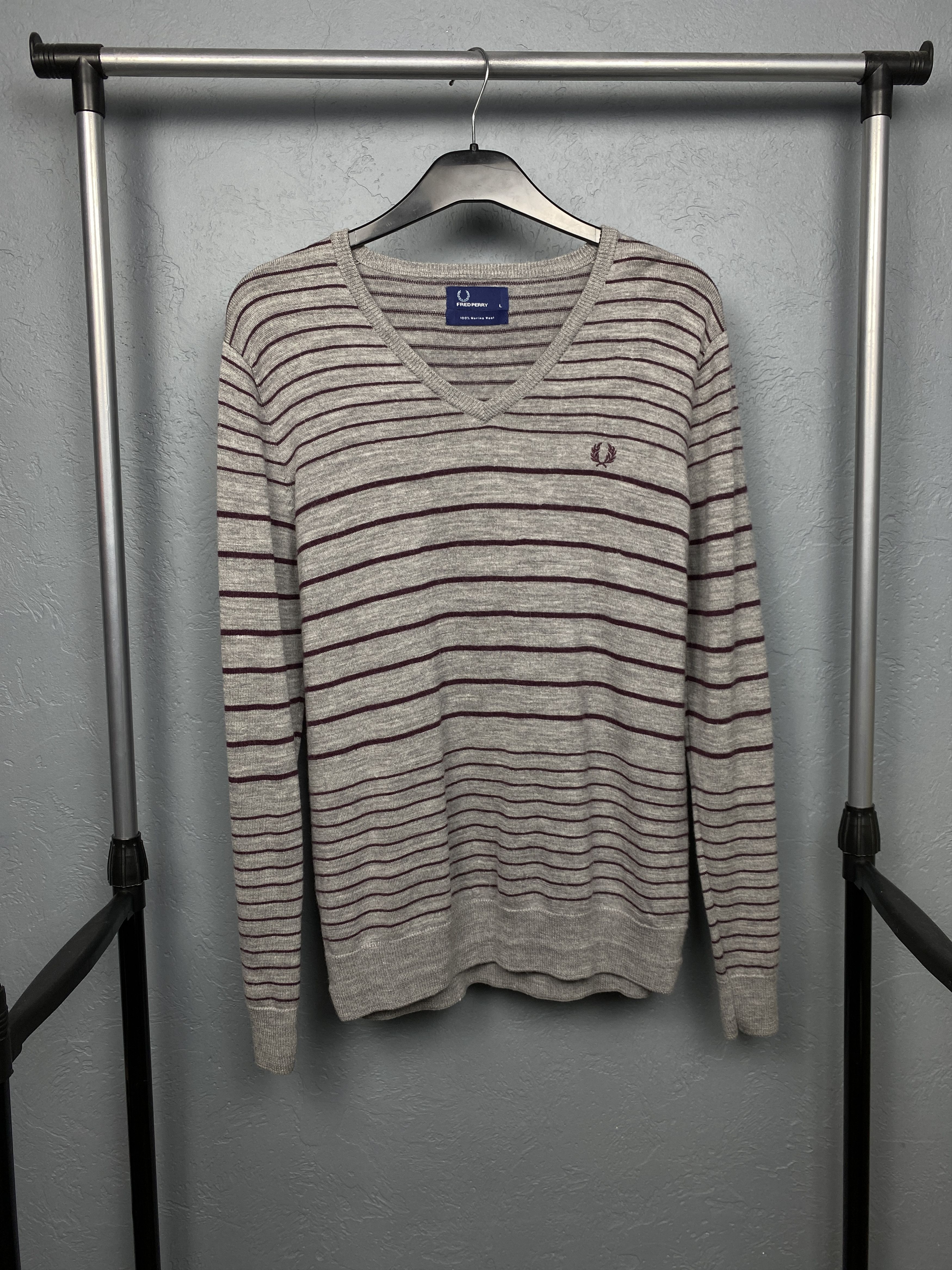 Fred Perry Fred Perry Vintage Mens V-Neck Merino Wool Knit Sweater Size US L / EU 52-54 / 3 - 1 Thumbnail