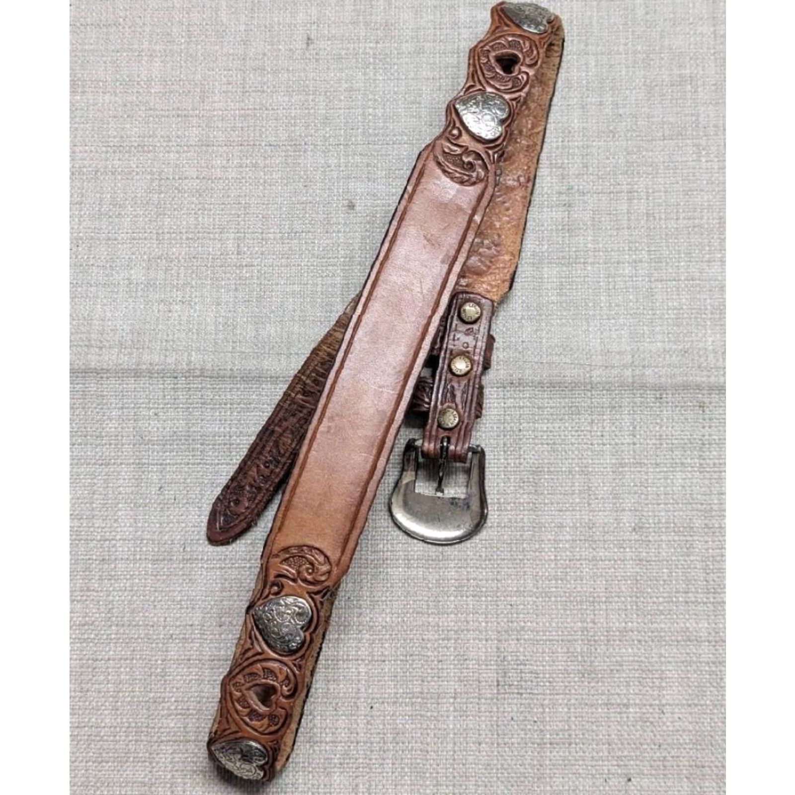 Vintage VINTAGE Silver Creek belt Western belt 28 brown leather tooled USA made Women/Mens Western Rodeo Concho buckle concho Hearts 28 in Brown Size ONE SIZE - 3 Thumbnail