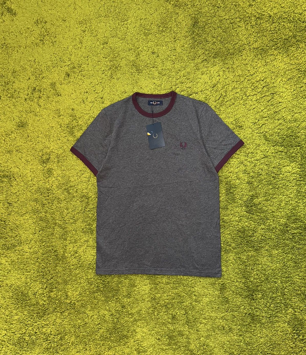 Designer × Fred Perry Fred Perry NWT knit logo minimalist t-shirt Size US S / EU 44-46 / 1 - 1 Thumbnail